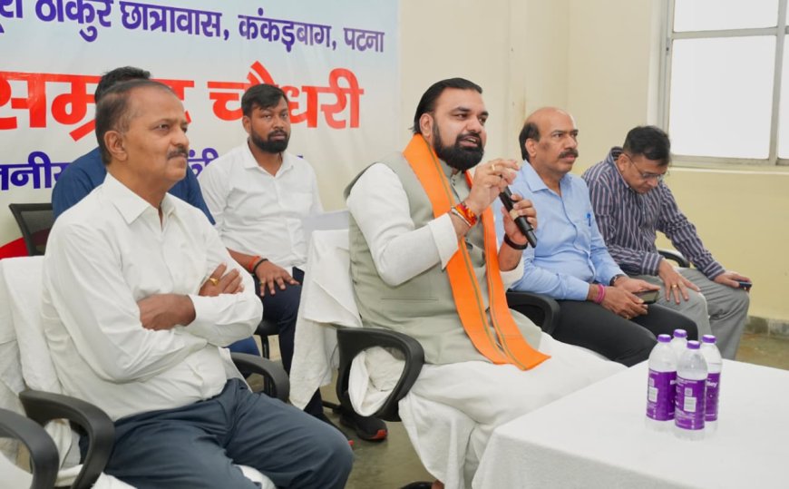 मुख्यमंत्री ने कर्पूरी ठाकुर छात्रावास में छात्रों से किया संवाद; कहा-बुनियादी सुविधाएं लोगों तक पहुंचाने के लिए सरकार प्रतिबद्ध 
