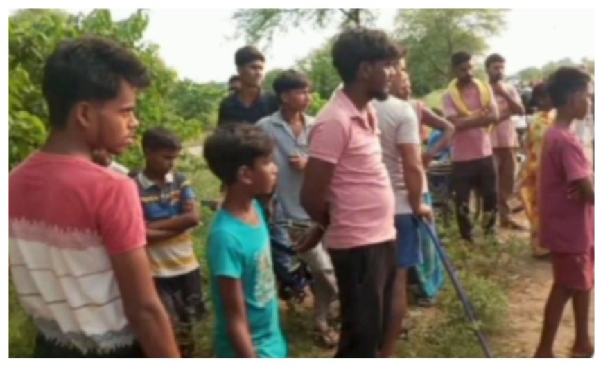 औरंगाबाद में संदिग्ध परिस्थितियों में पेड़ से लटका मिला युवक का शव, जांच में जुटी पुलिस