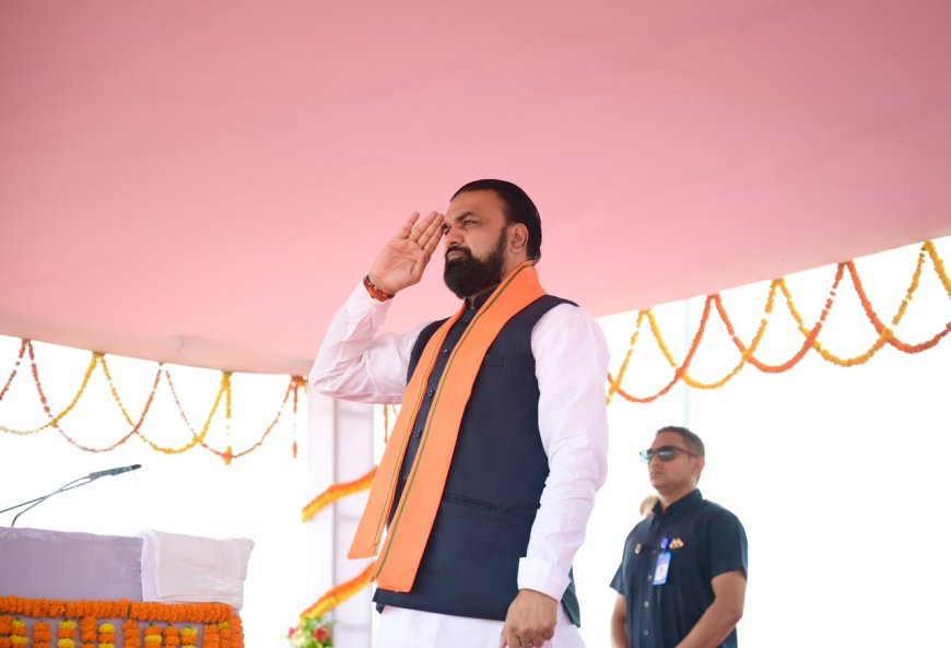 बड़ा एलान : मुख्यमंत्री ने 80वें स्वतंत्रता दिवस पर गांधी मैदान में किया ध्वजारोहण, कहा-विद्यार्थियों की शिकायतों का निवारण 30 दिनों में