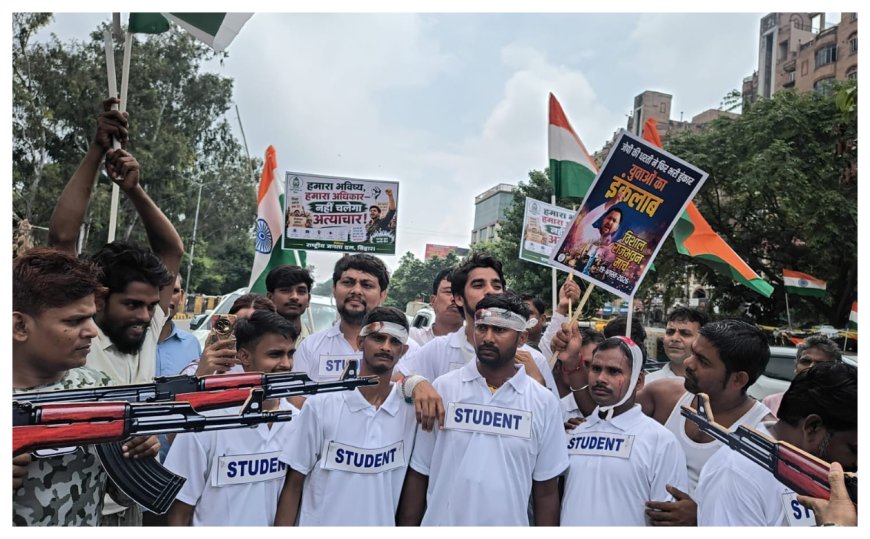 आरजेडी के लोकभवन मार्च को लेकर जेपी गोलंबर से डाकबंगला तक कड़ी चौकसी; लकड़ी की एके-47, नुक्कड़ नाटक और भारी पुलिस बल की तैनाती
