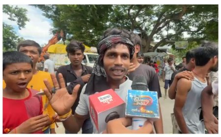 जर्जर तारों से भड़की आग तो सड़क पर उतरे ग्रामीण, आक्रोशित ग्रामीणों ने काटा बवाल, मुख्यमार्ग जाम