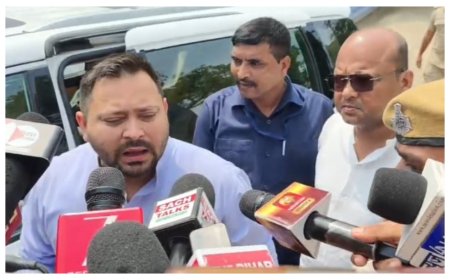 तेजस्वी यादव का सरकार पर करारा हमला; कहा-खुद उड़ने के बजाय बाढ़ प्रभावित इलाकों में एयरफोर्स से गिरवाएं खाने के पैकेट