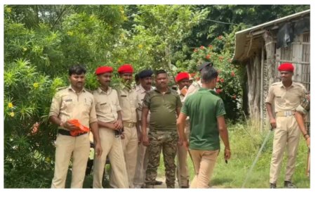 पानी गिराने को लेकर सड़क पर बहा खून; कहासुनी के बाद हुई चाकूबाजी में दो की मौत, घटना के बाद गांव में तनाव 