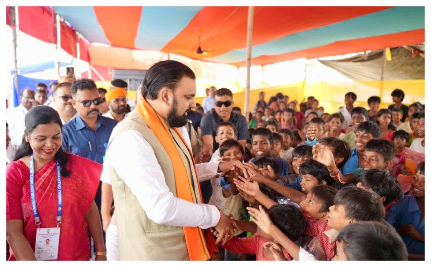 फसल क्षति का आकलन कर प्रभावित किसानों को समुचित मुआवजा देगी सरकार, मुख्यमंत्री ने बाढ़ राहत शिविर में लोगों से की बात